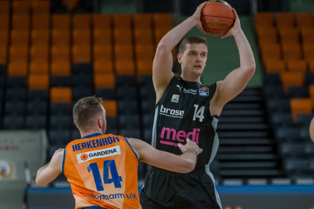 都会对球员 都会对球员