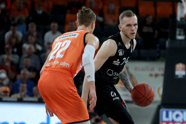 过人成为关 过人成为关